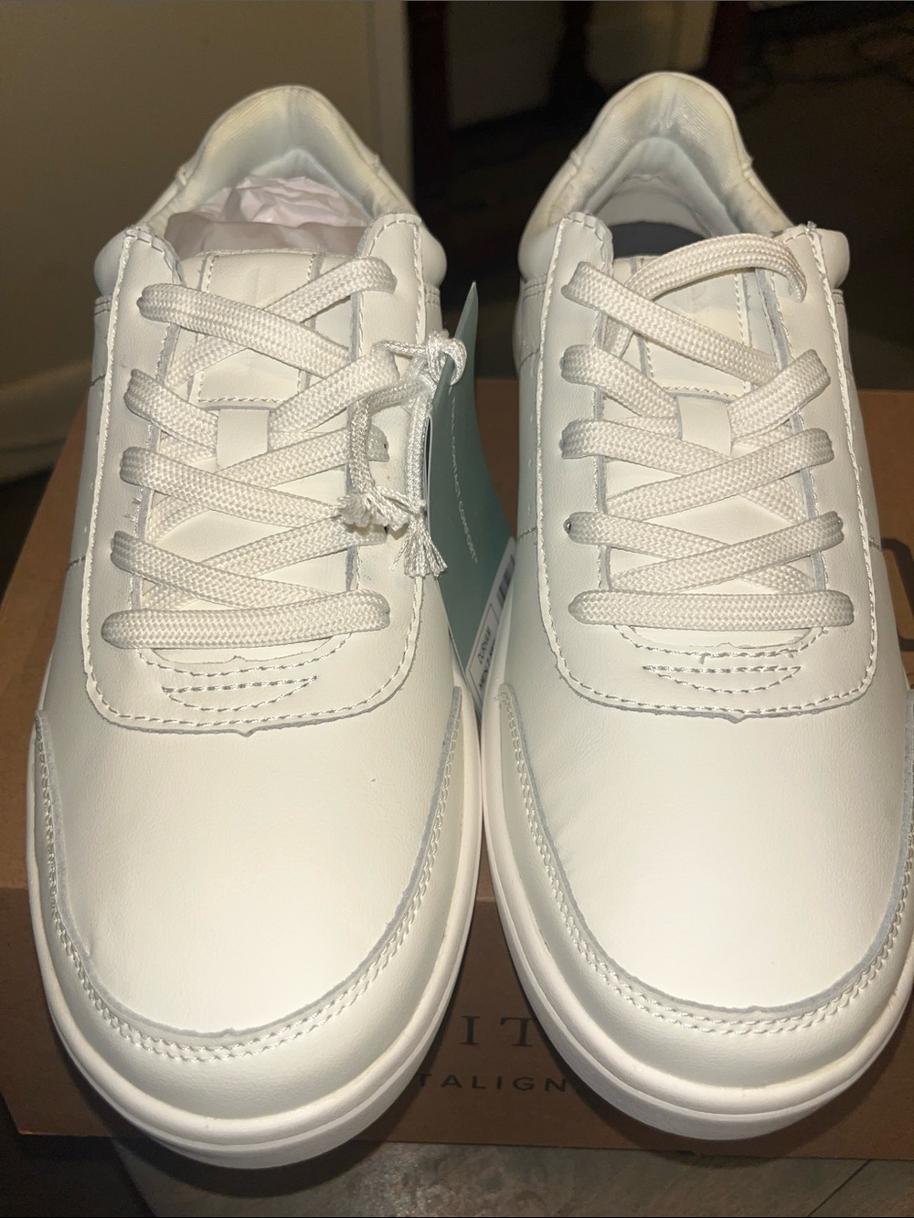 REVITALIGN White Men's Lace-Up Casual Sneakers - Picture 2 of 7